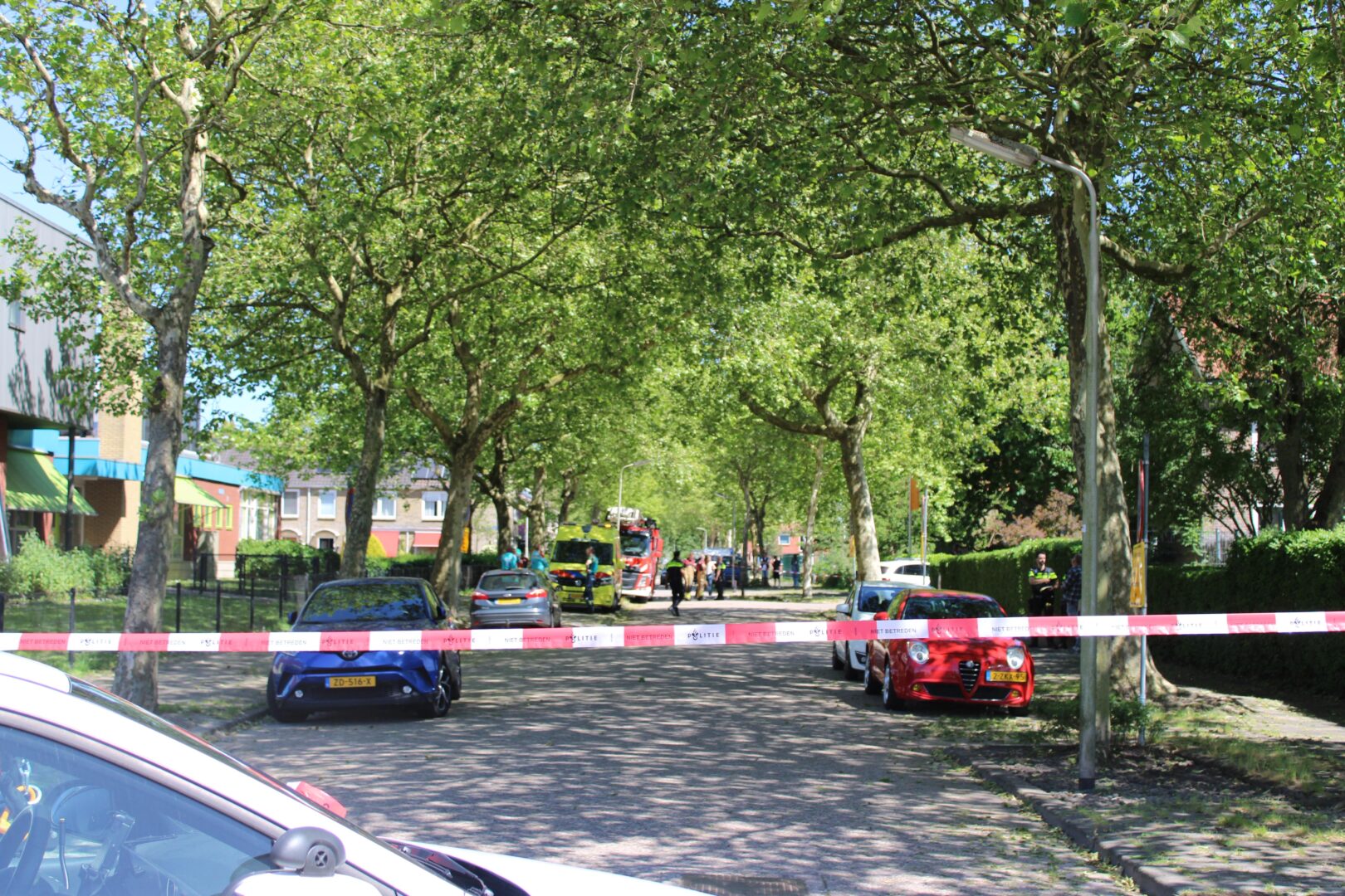 Grote inzet politie vanwege verward persoon op dak woningen