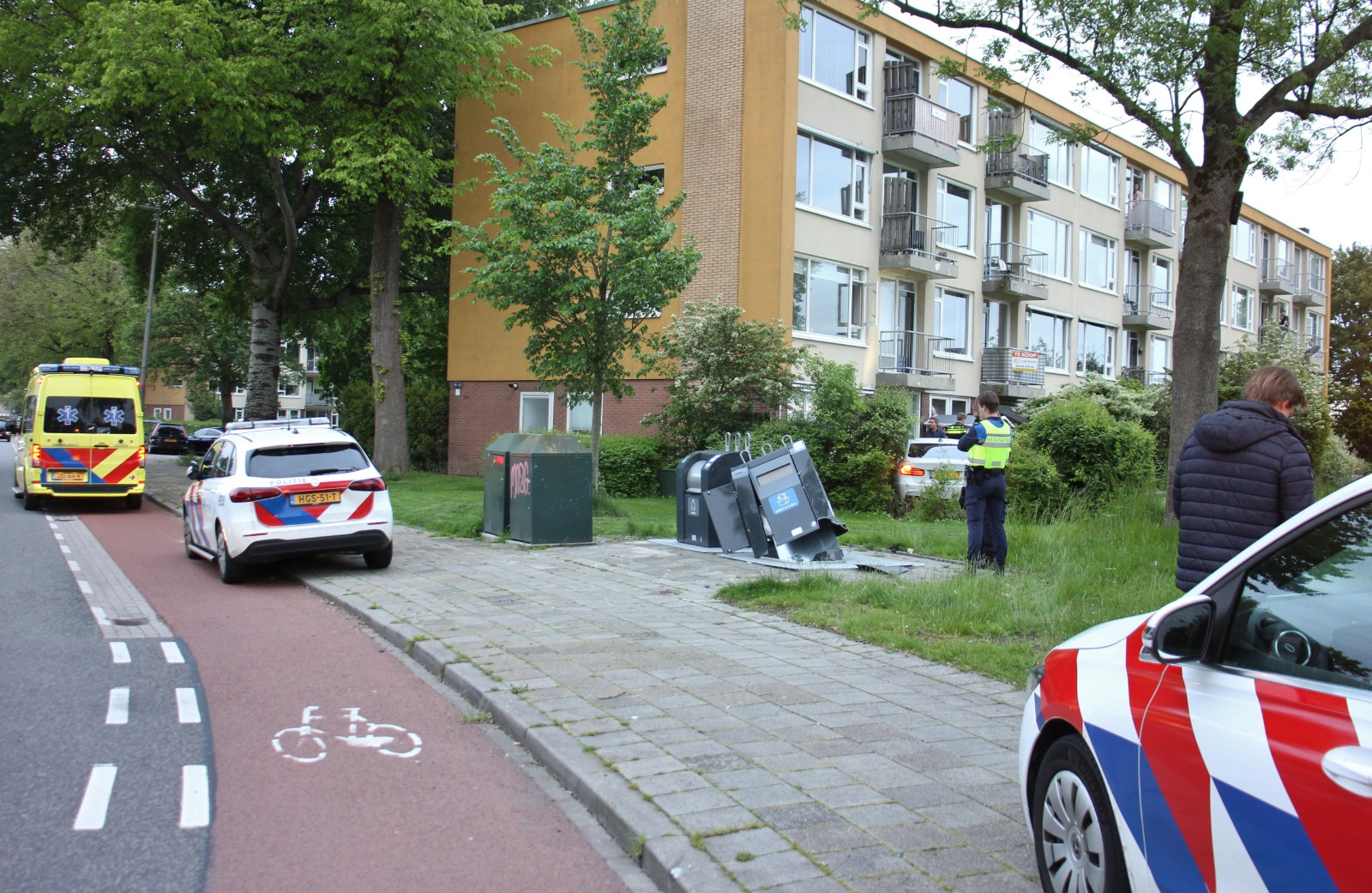 Auto mist bocht en ramt container