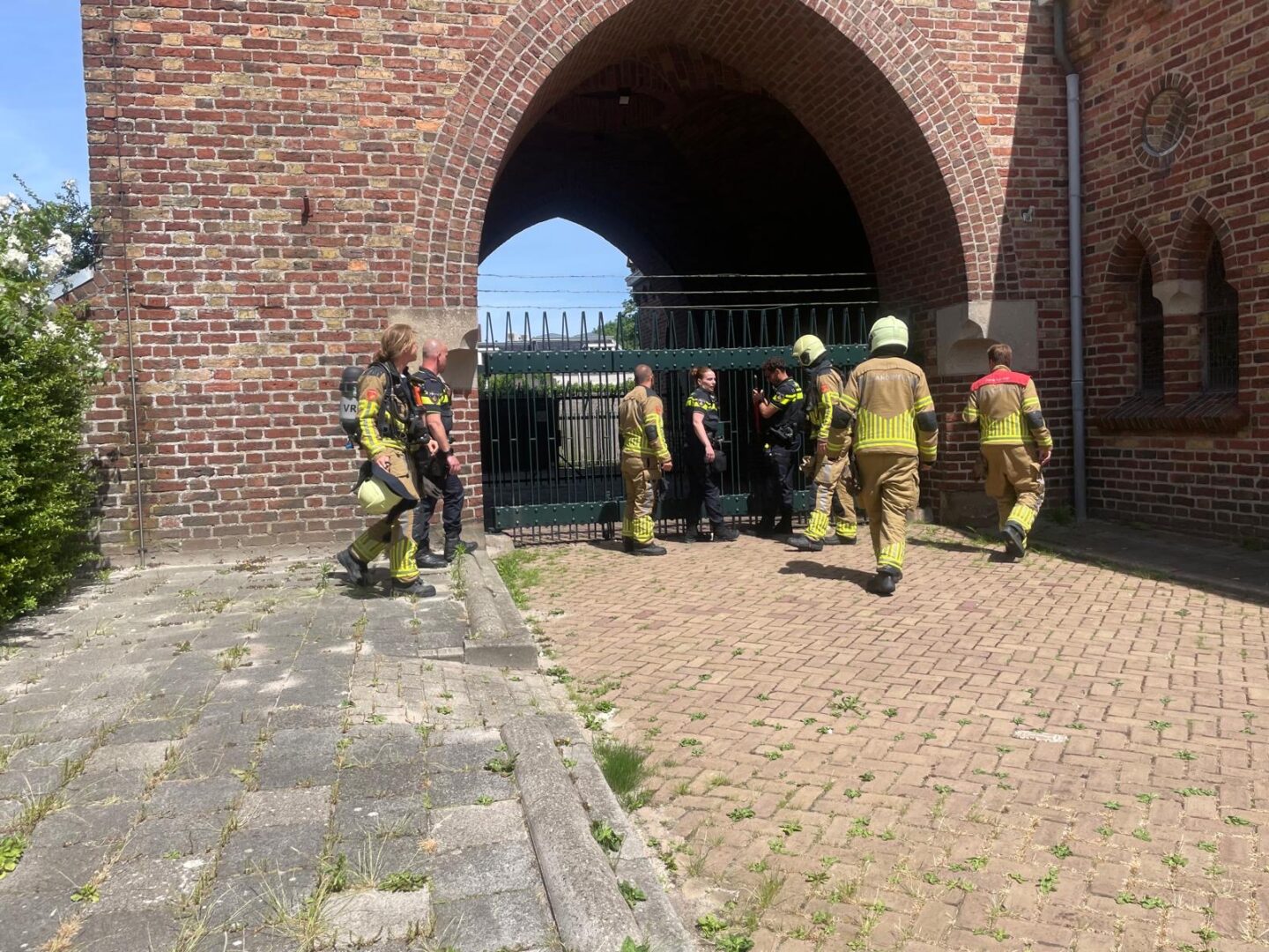 Brandweer rukt uit voor brand bij St. Dominicuskerk