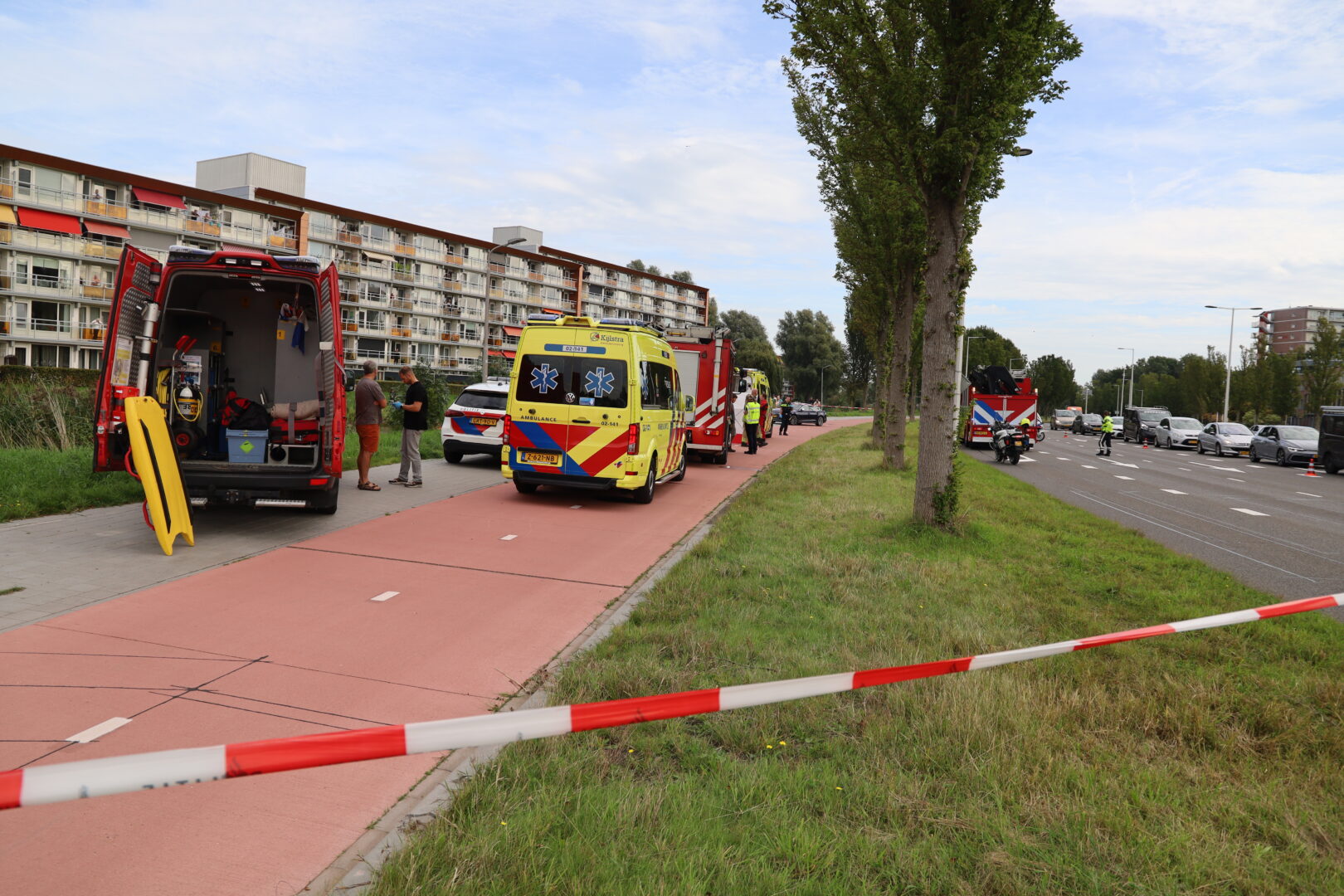 Motorrijder en voetganger ernstig gewond na ongeval