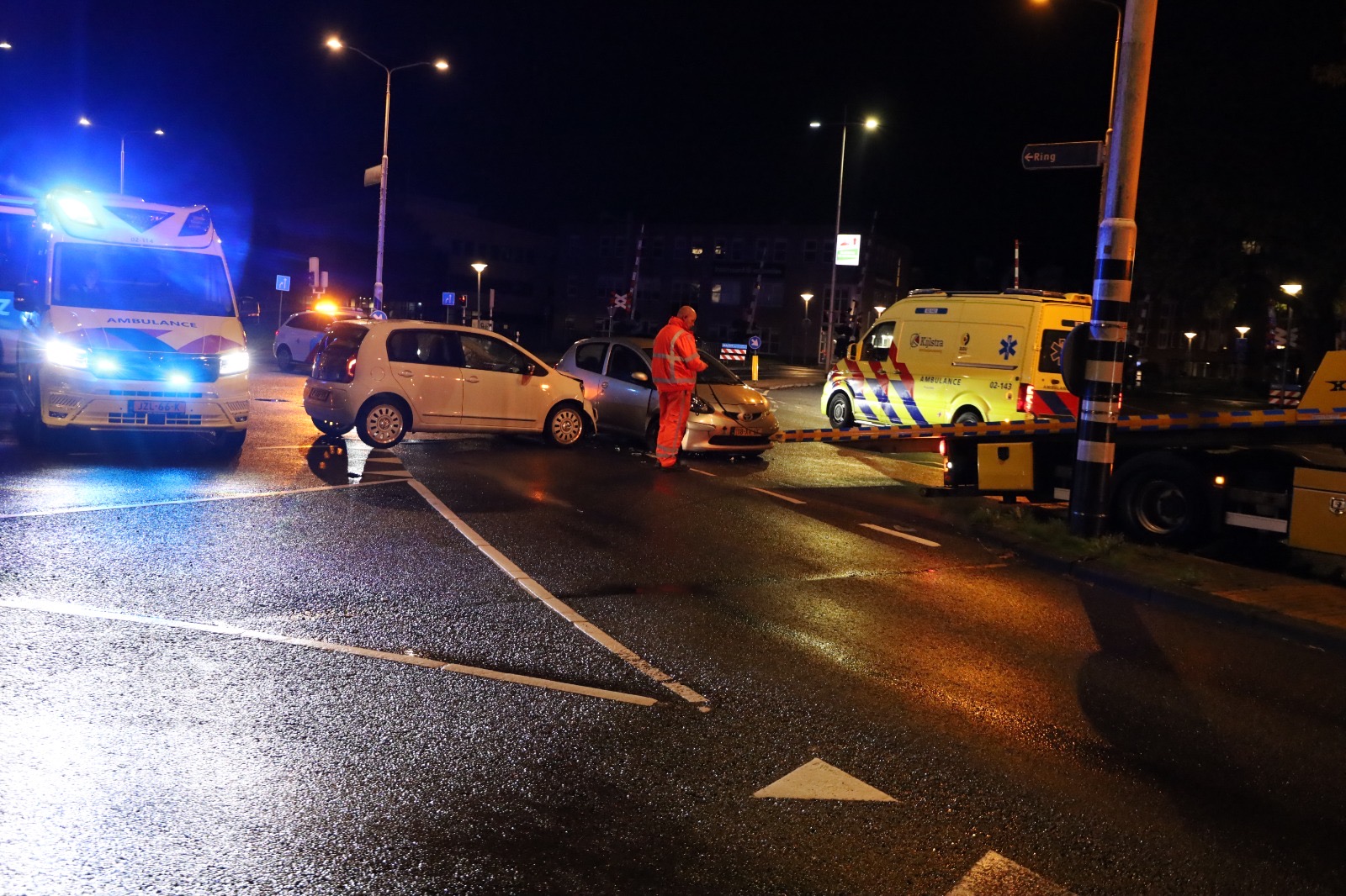 Auto’s in botsing op kruising centrum