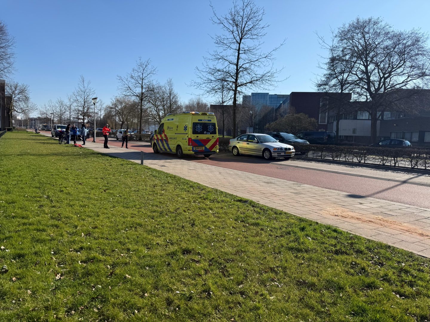 Fietser gewond na botsing met auto op ventweg