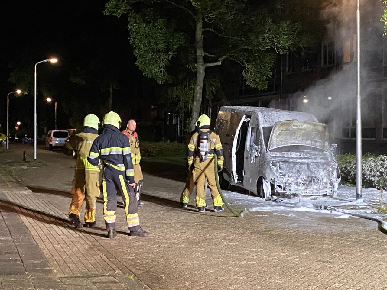 Bestelbus verloren door brand