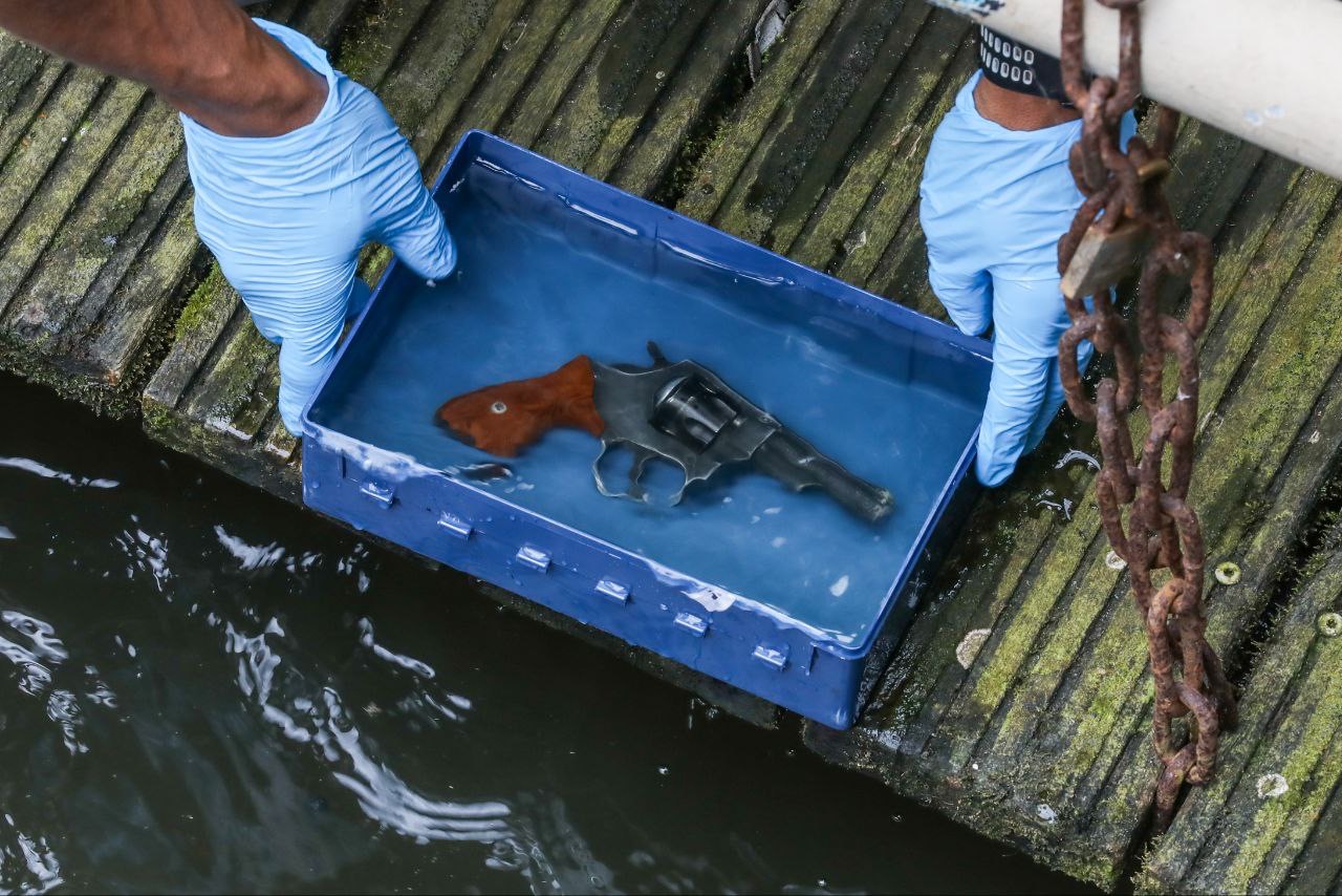 Schietincident op de Weaze één gewonde, Vuurwapen gevonden in stadsgracht