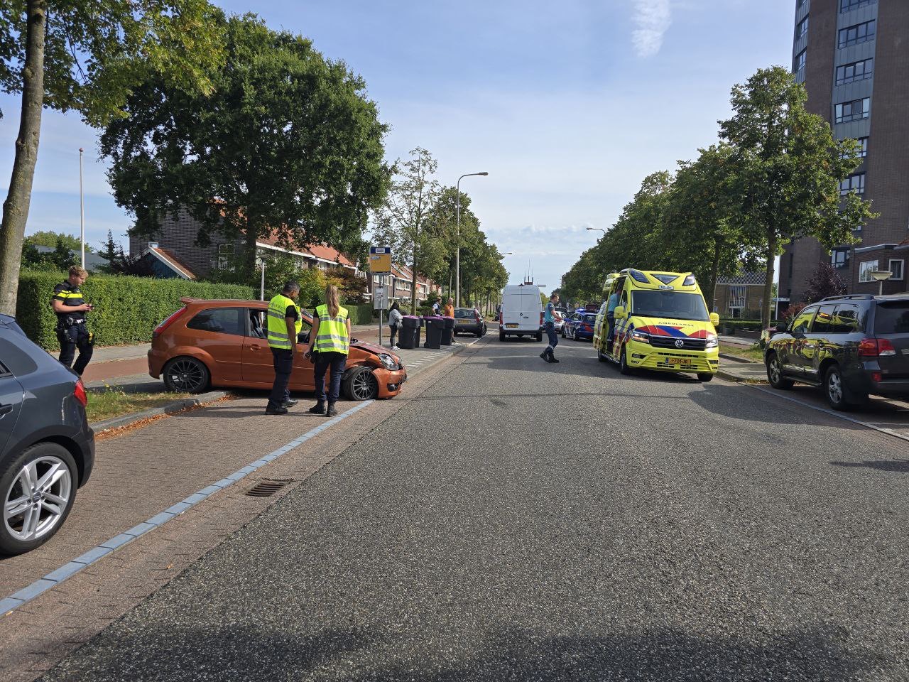 Gewonde bij botsing met twee auto’s