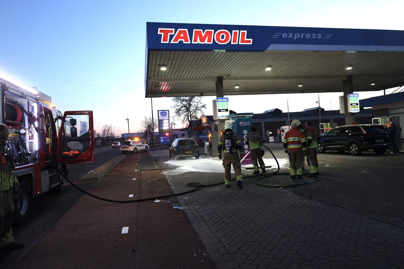 Brandweer rukt uit voor benzinelekkage bij onbemande pompstation aan de Zwettestraat