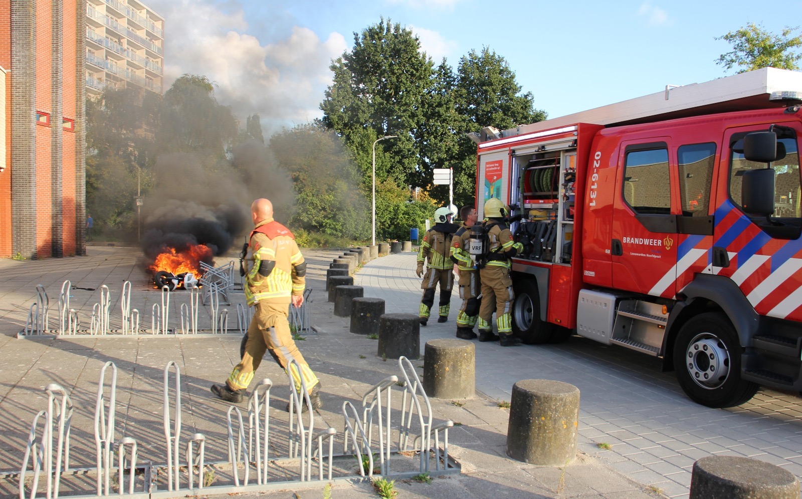 Scooter in brand gestoken