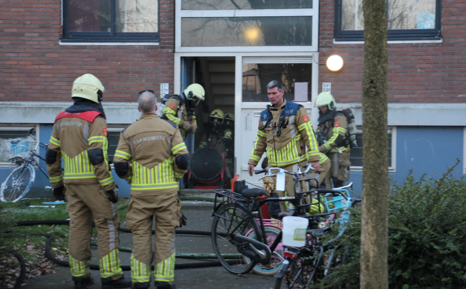 Fiets in brand in kelder portiekflat