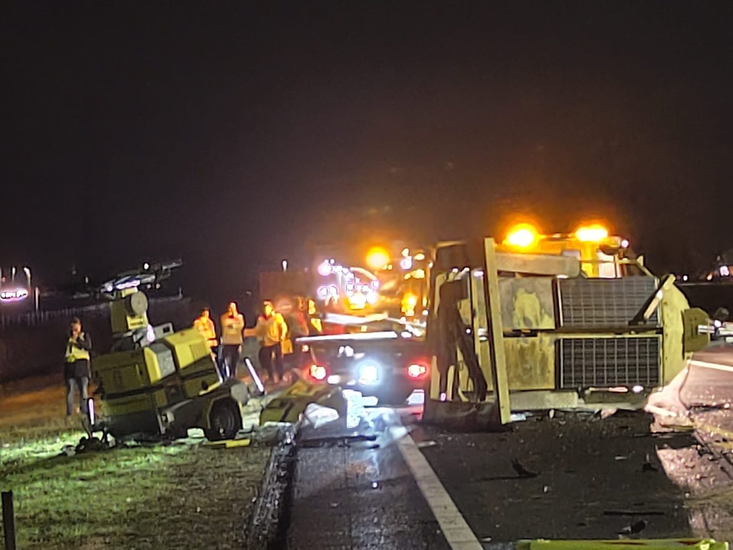 Bestuurder gevlucht na aanrijding met pijlwagen op de Wâldwei bij Wirdum