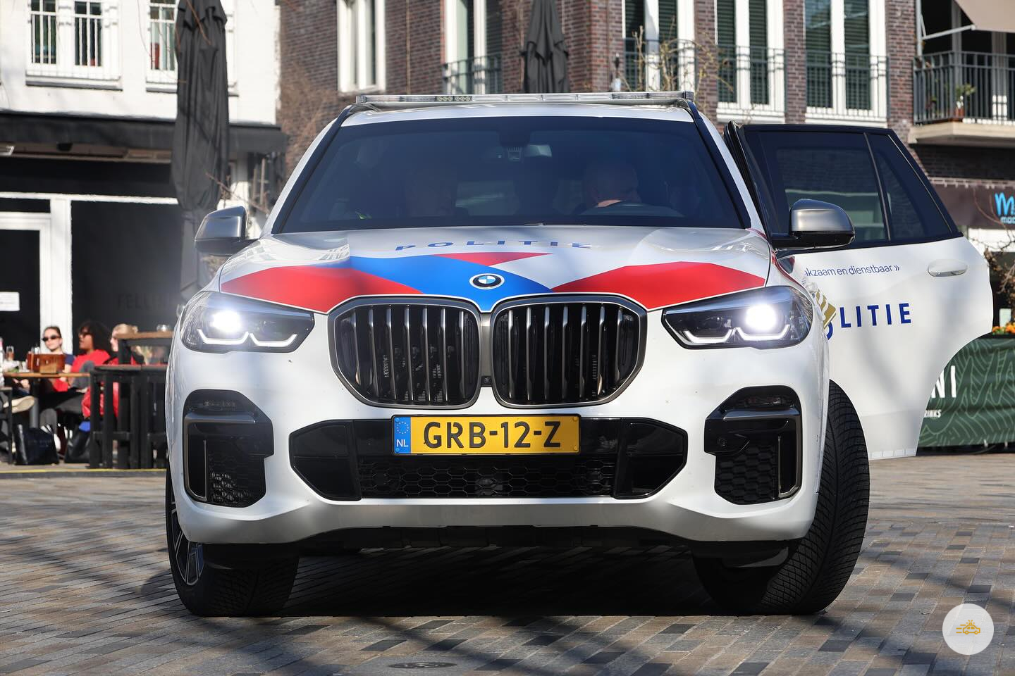 Politiekleding gestolen bij woninginbraak in Leeuwarden