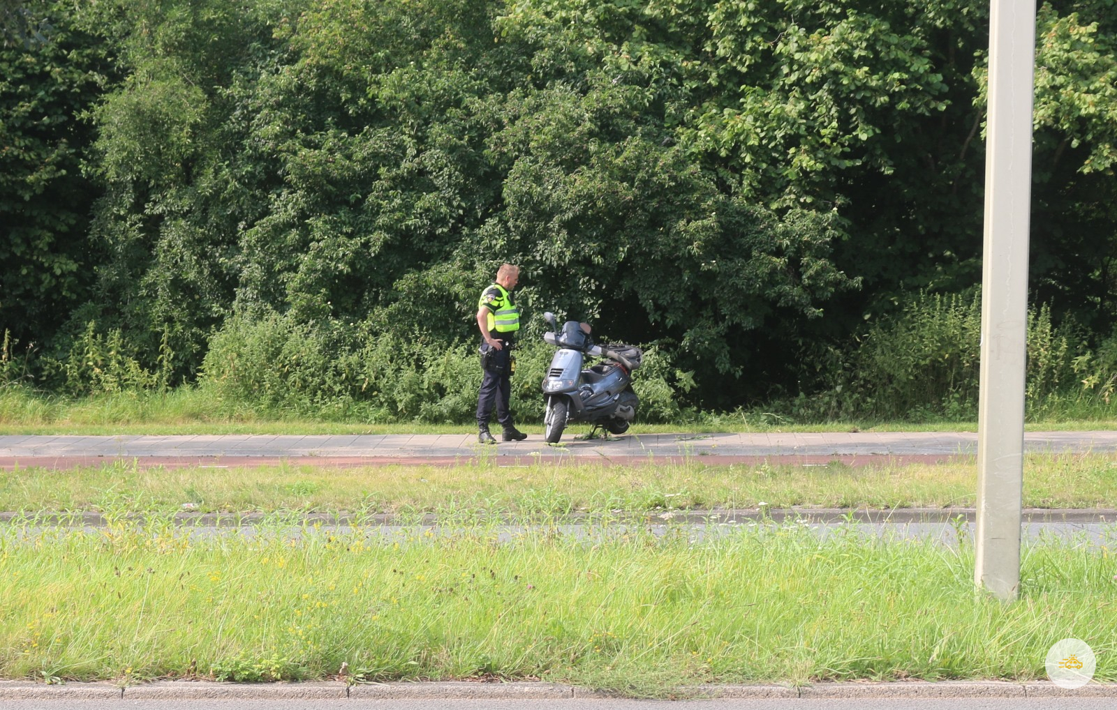 Scooterrijder onderuit na achtervolging