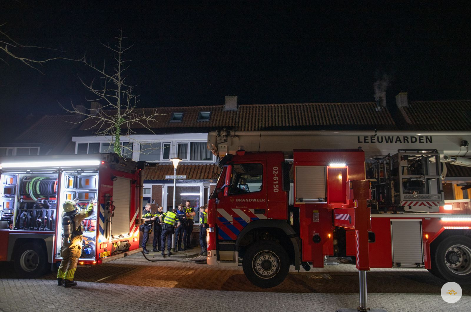 Schoorsteen geveegd door brandweer
