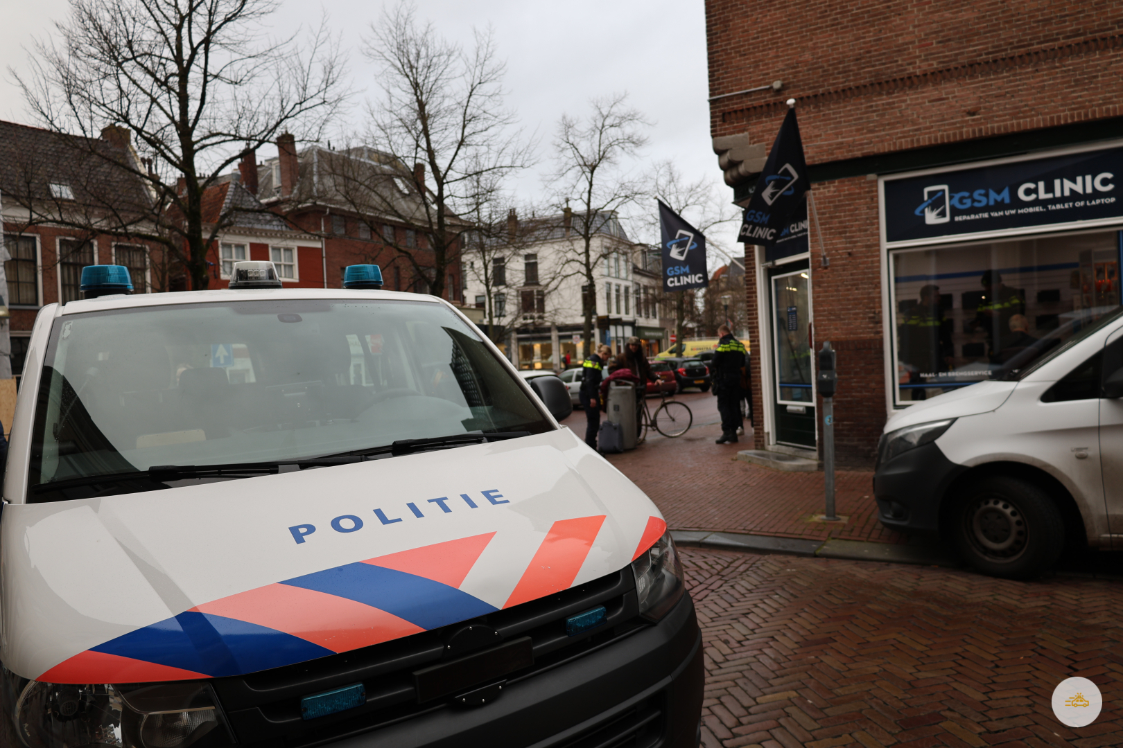 Omstanders redden een man uit de stadsgracht