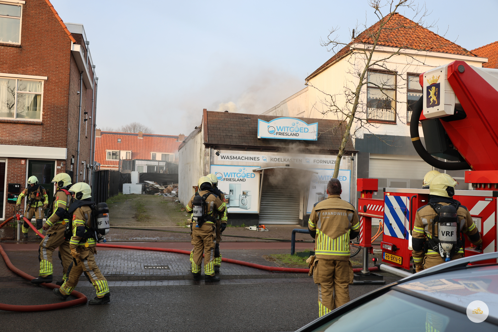 Brand in witgoed zaak op het Vliet