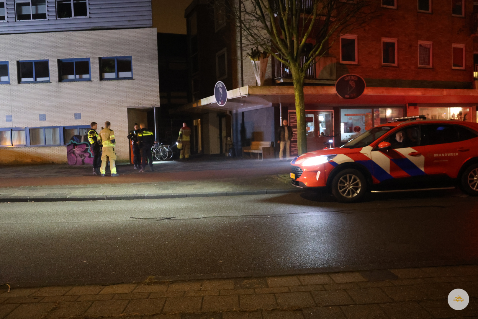 Kettingzaag en spreider gebruikt bij gaslekkage