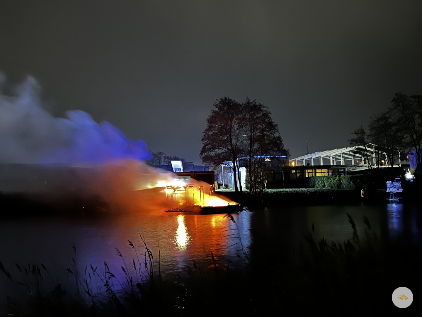 Boot uitgebrand op industrieterrein