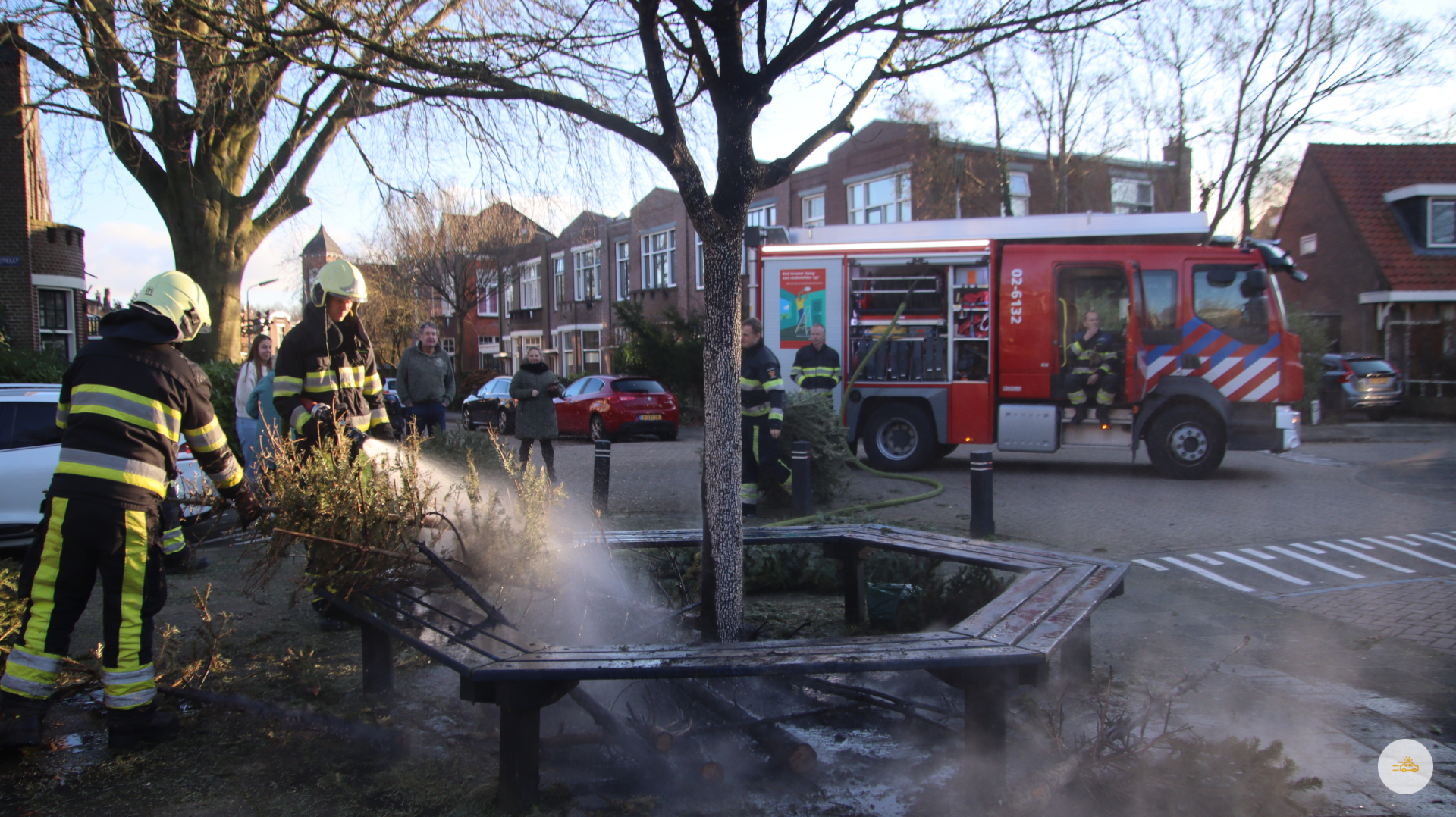 Kerstbomen in brand gestoken