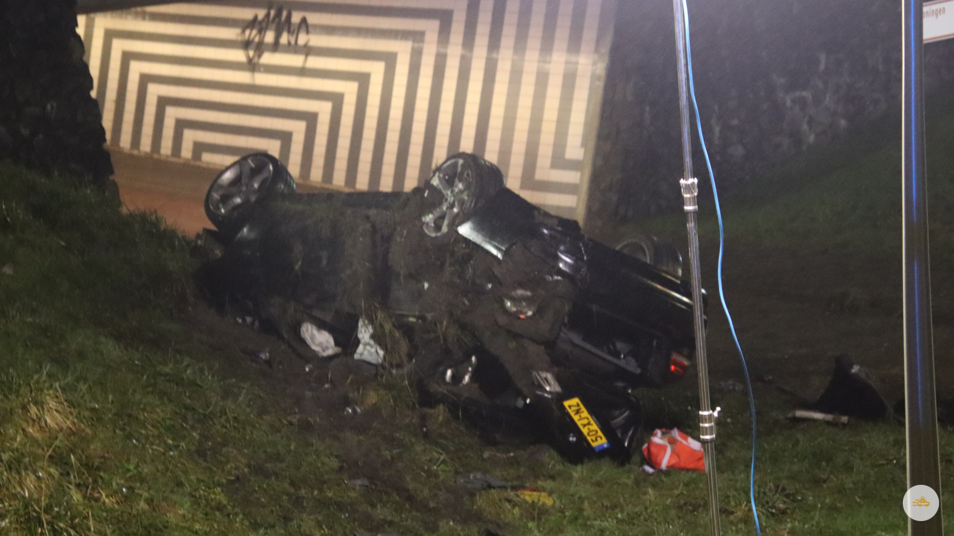 BMW crasht na achtervolging op Drachtsterplein