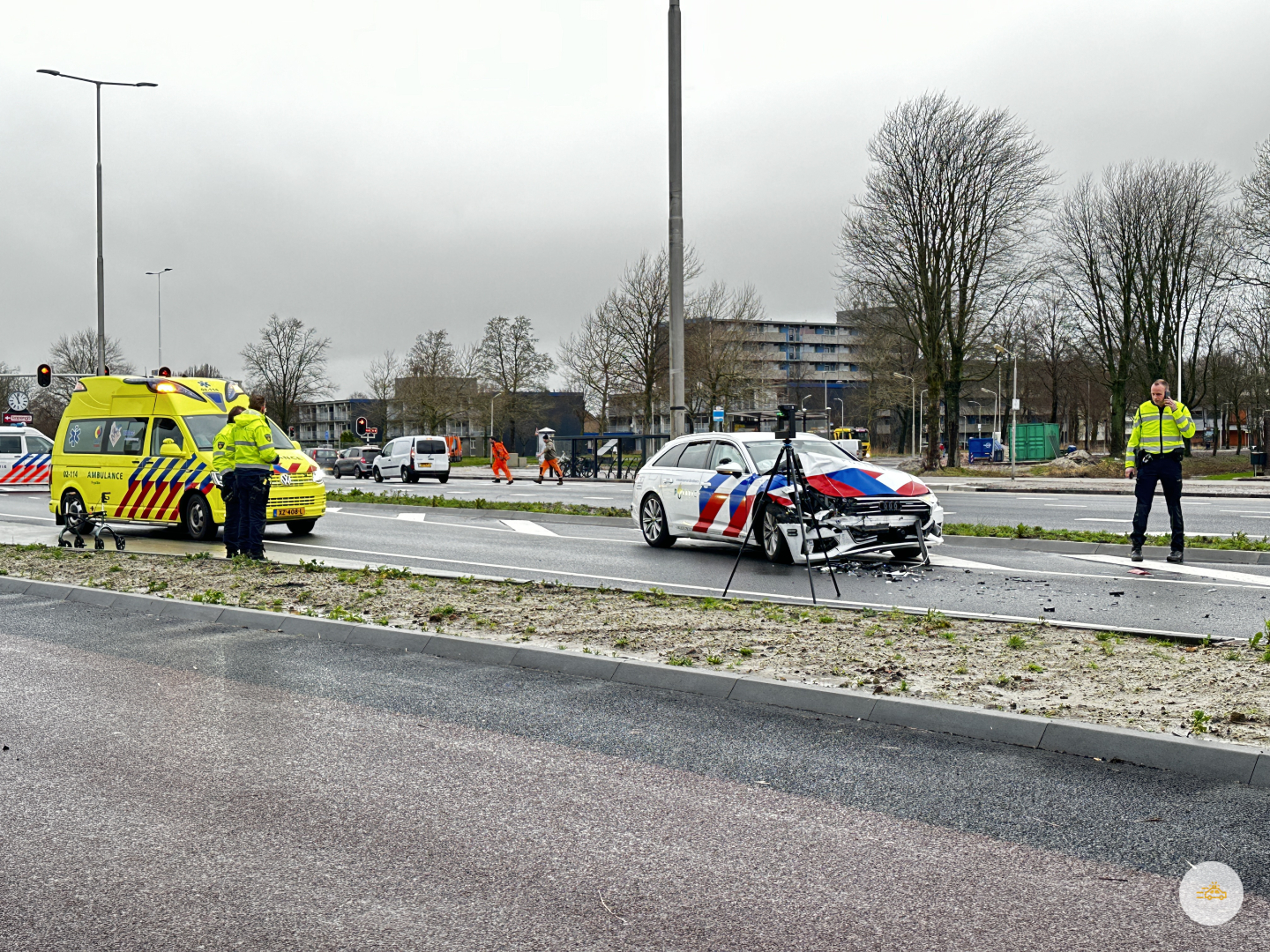 Politie voertuig betrokken bij ongeval na achtervolging