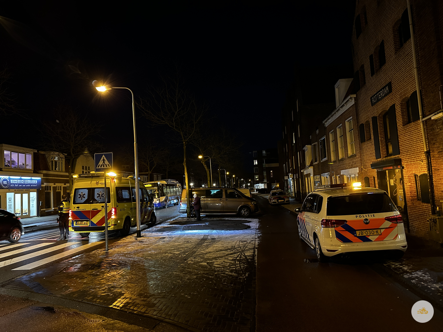 Voetganger aangereden op de rotonde