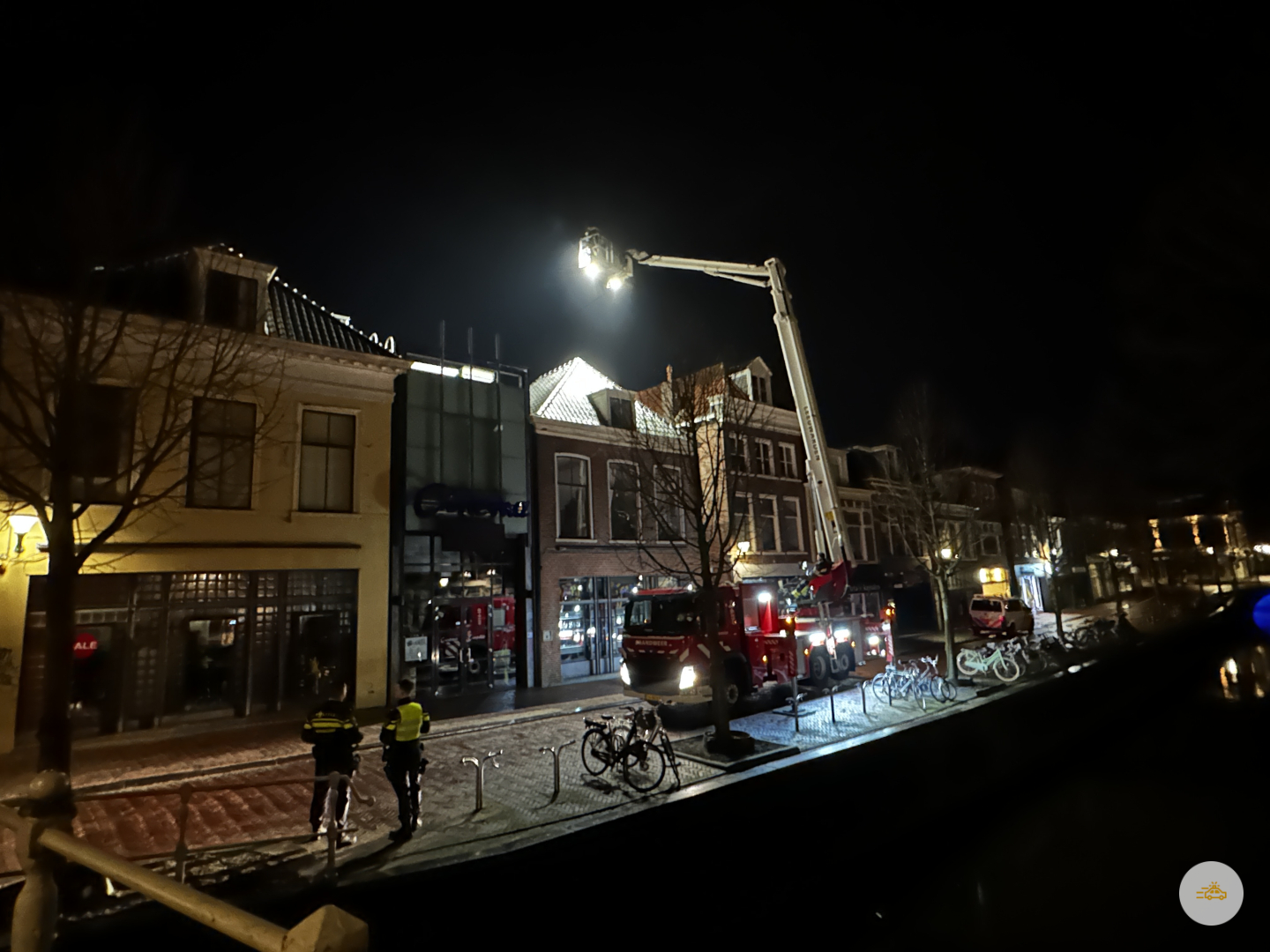 Mogelijk persoon op het dak