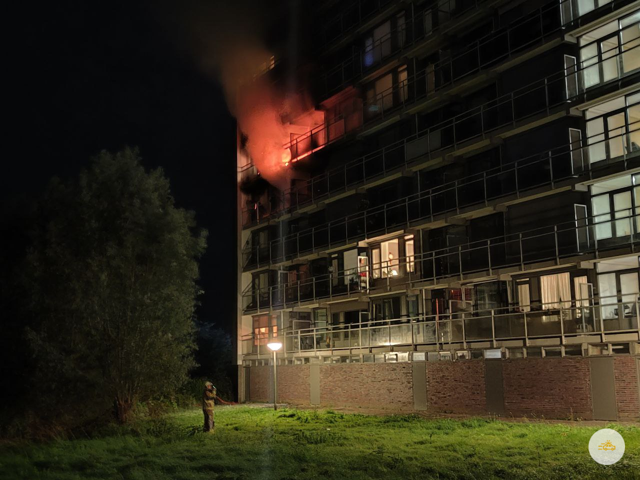 Meerdere flatwoningen verwoest door brand
