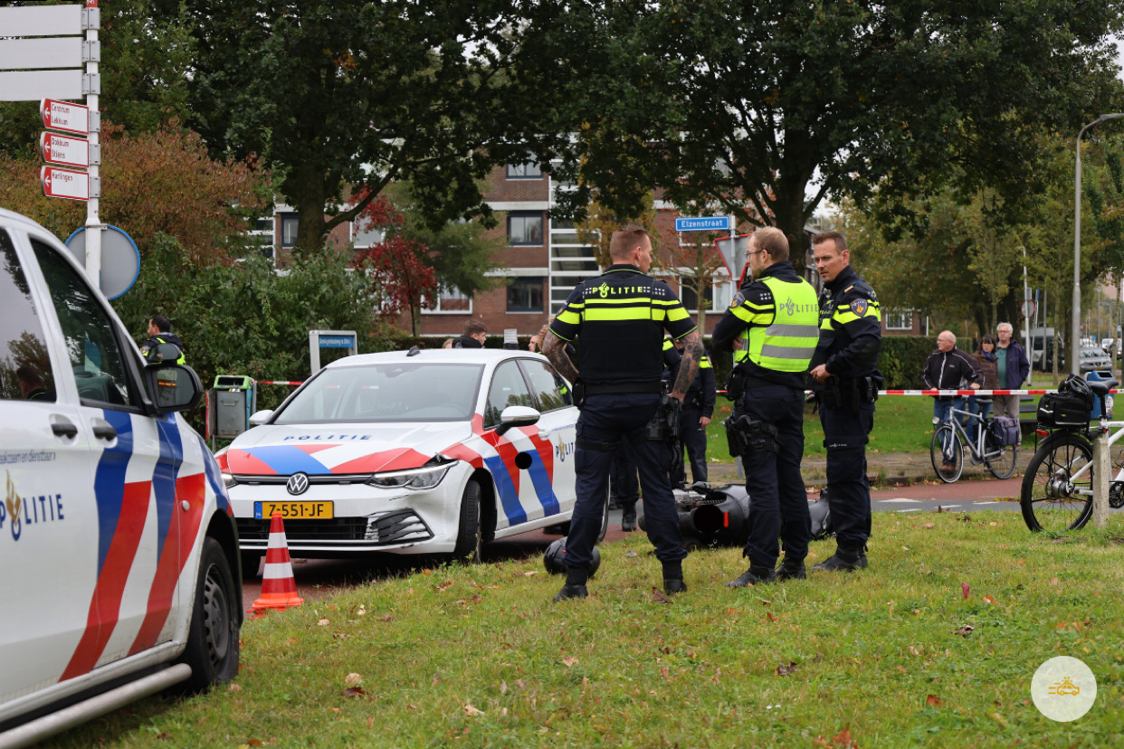 Achtervolging eindigt in botsing met politie auto