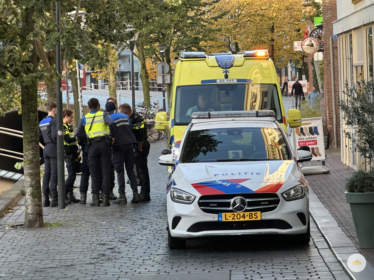 Hulpdiensten ingezet voor persoon in de gracht