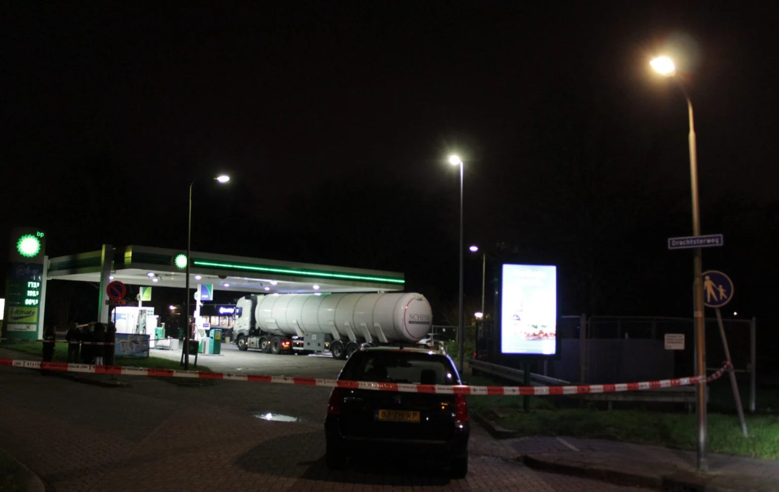 Automobilist rijdt benzinetank lek na eenzijdig ongeval