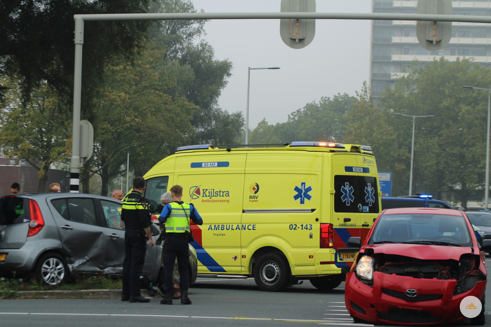 Twee auto’s botsen op elkaar op de Kruising Dammelaan