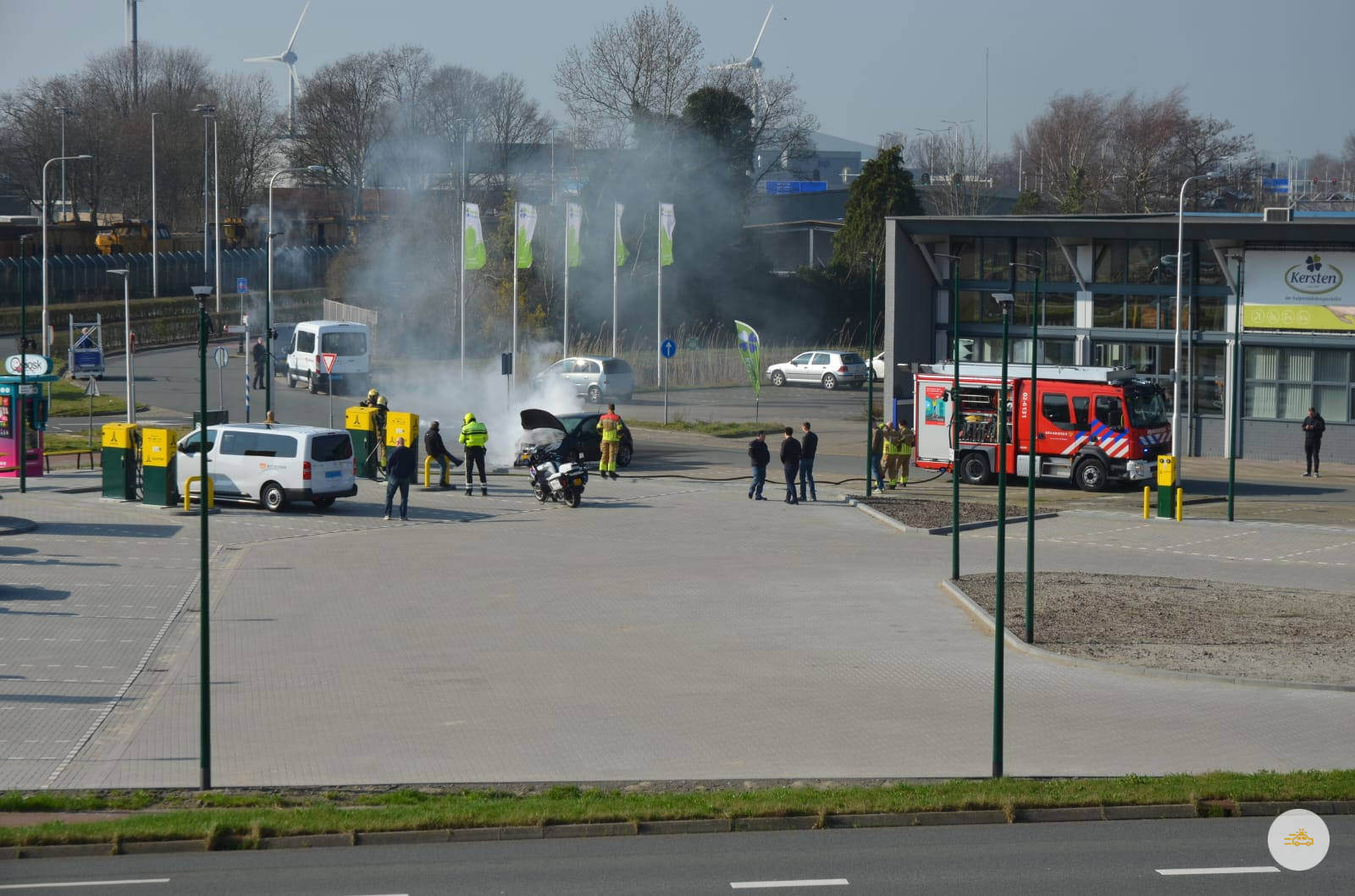 Geparkeerde auto in brand