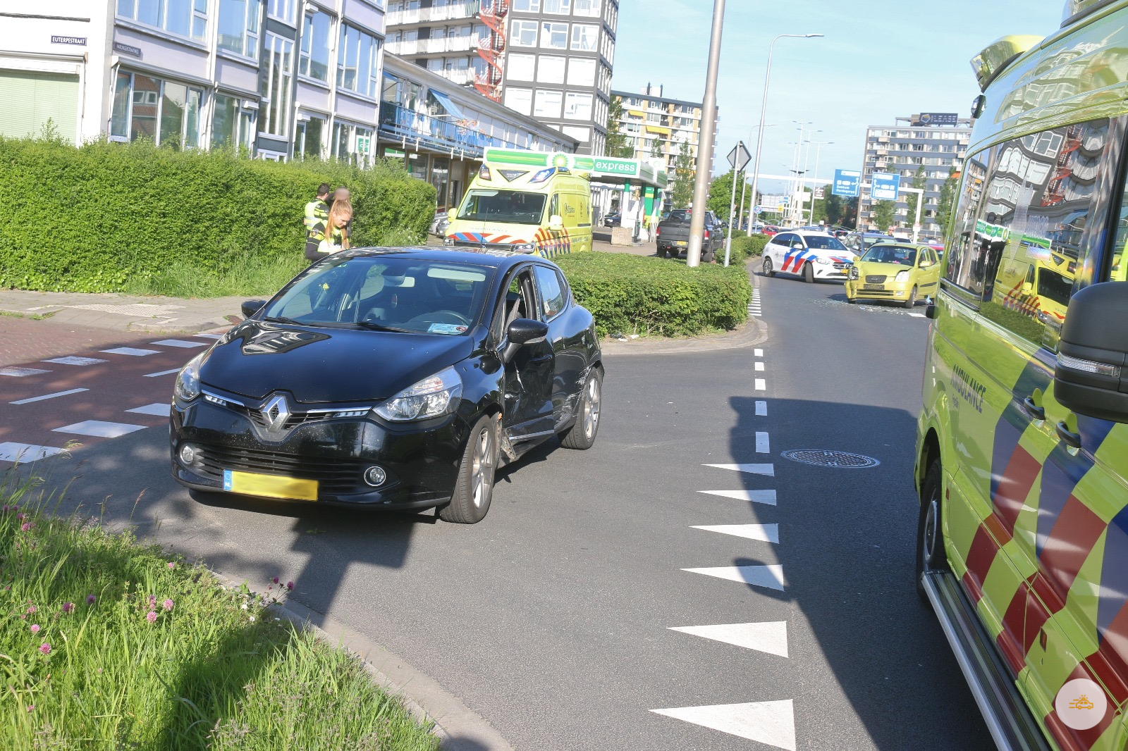 Aanrijding met veel schade geen gewonden