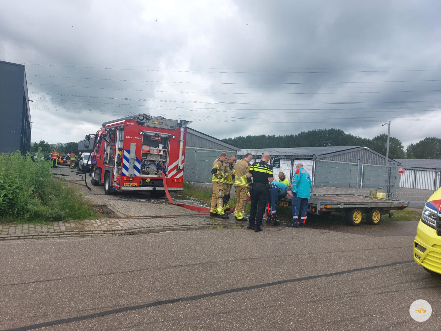 Man gewond bij autobrand
