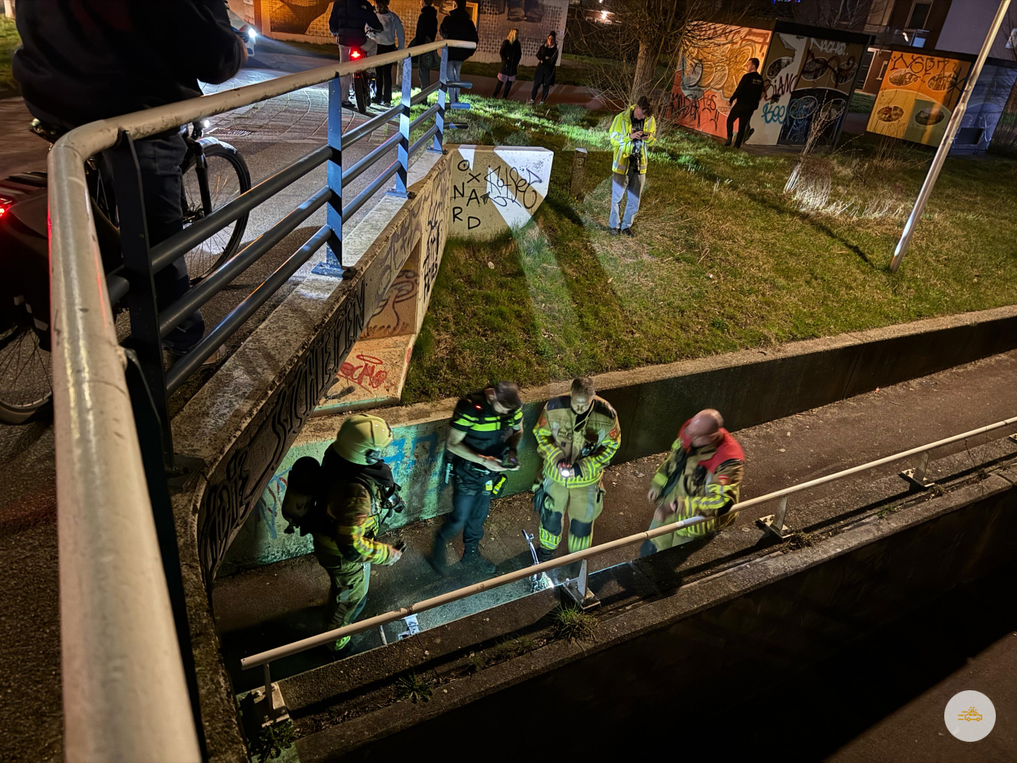 Scooter uitgebrand in fietstunnel potmarge