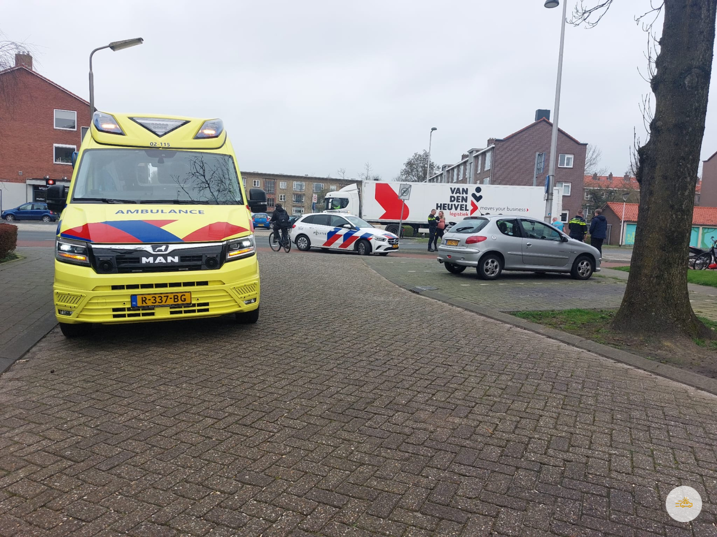 Scooter en fietsster komen in botsing